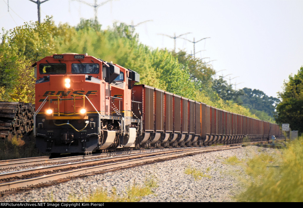 BNSF 8992